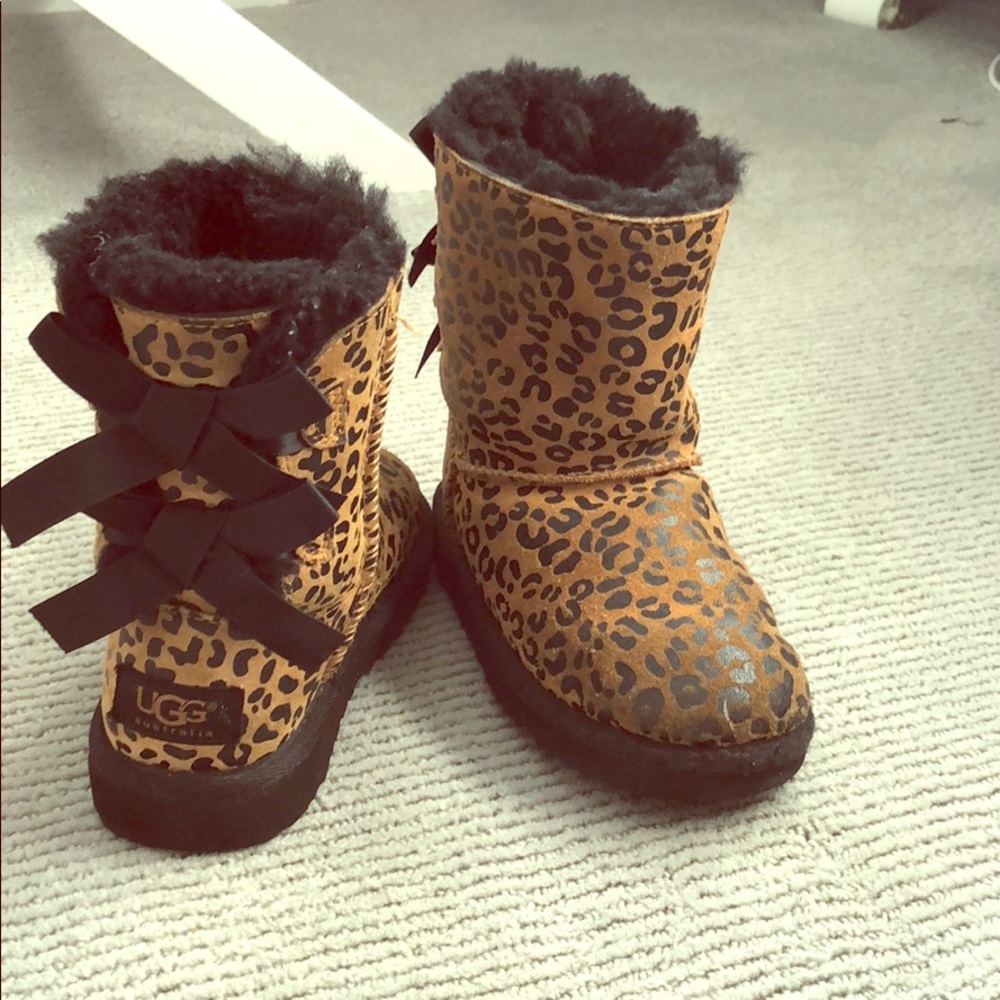 Toddler Girls Uggs size US10.